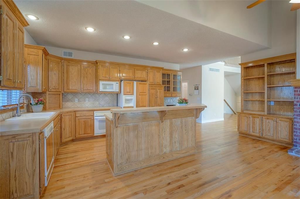 5402 Roundtree Street — photo 16