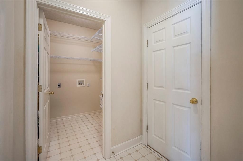 5402 Roundtree Street — photo 29