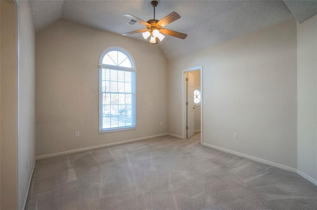 5402 Roundtree Street — photo 39