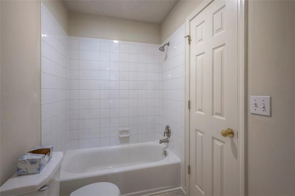 5402 Roundtree Street — photo 41