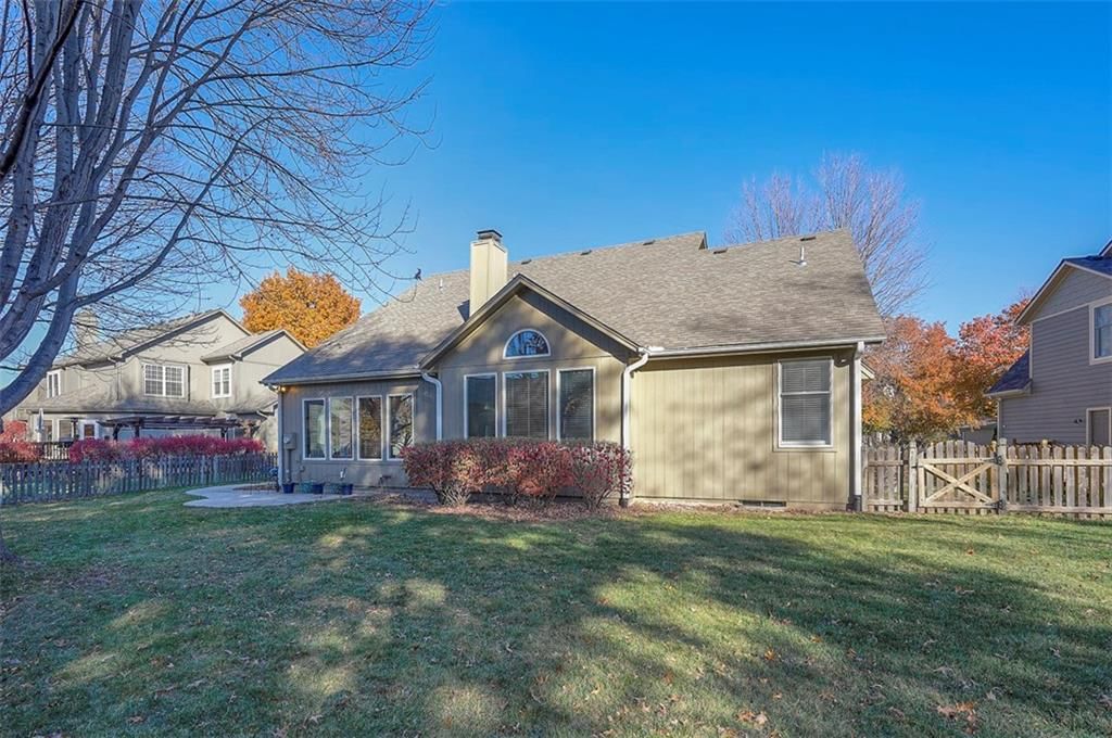 5402 Roundtree Street — photo 47