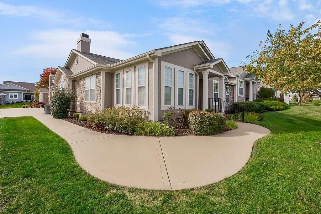 21702 W 119th Terrace, Olathe, KS