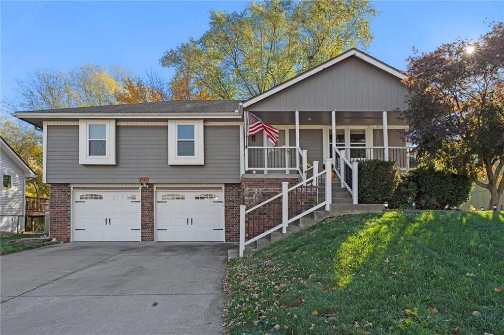 1941 NE Patterson Drive, Lee's Summit, MO