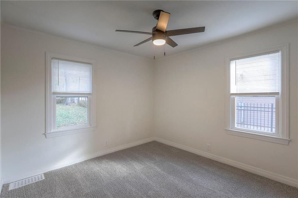 1923 S Norton Avenue — photo 14