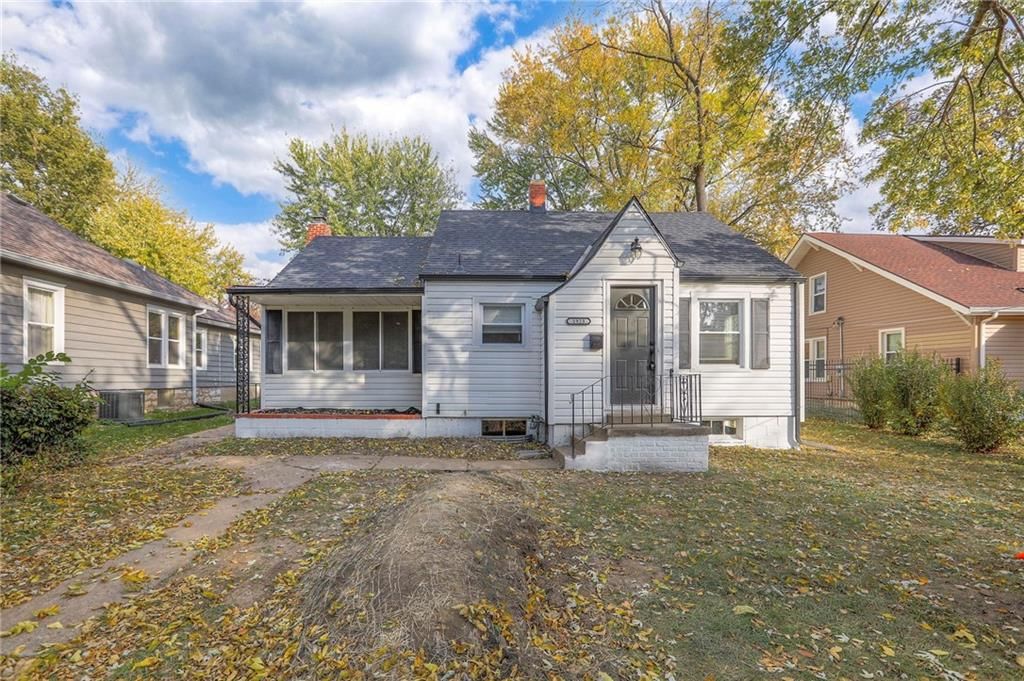 1923 S Norton Avenue — photo 22