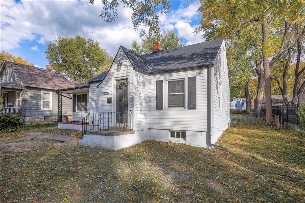 1923 S Norton Avenue — photo 23