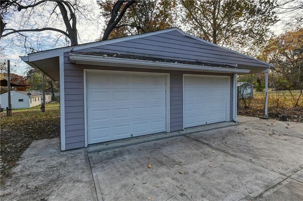 10401 E 70th Terrace — photo 46