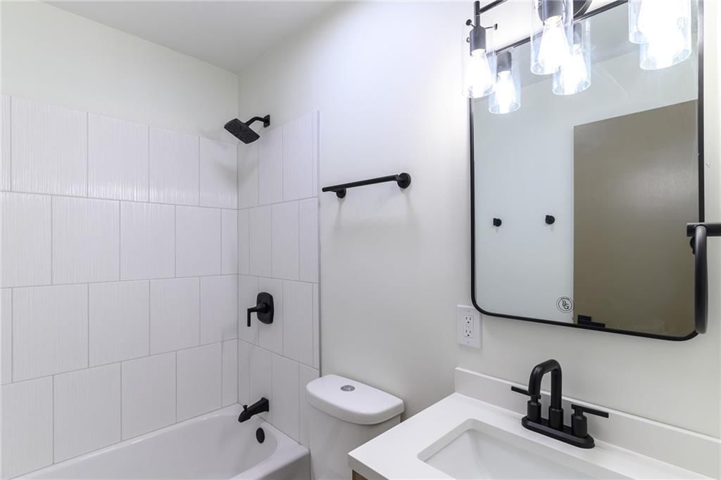 10235 W 70th Street — photo 5