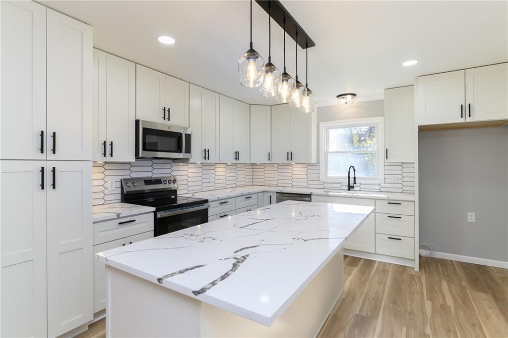 10235 W 70th Street — photo 12