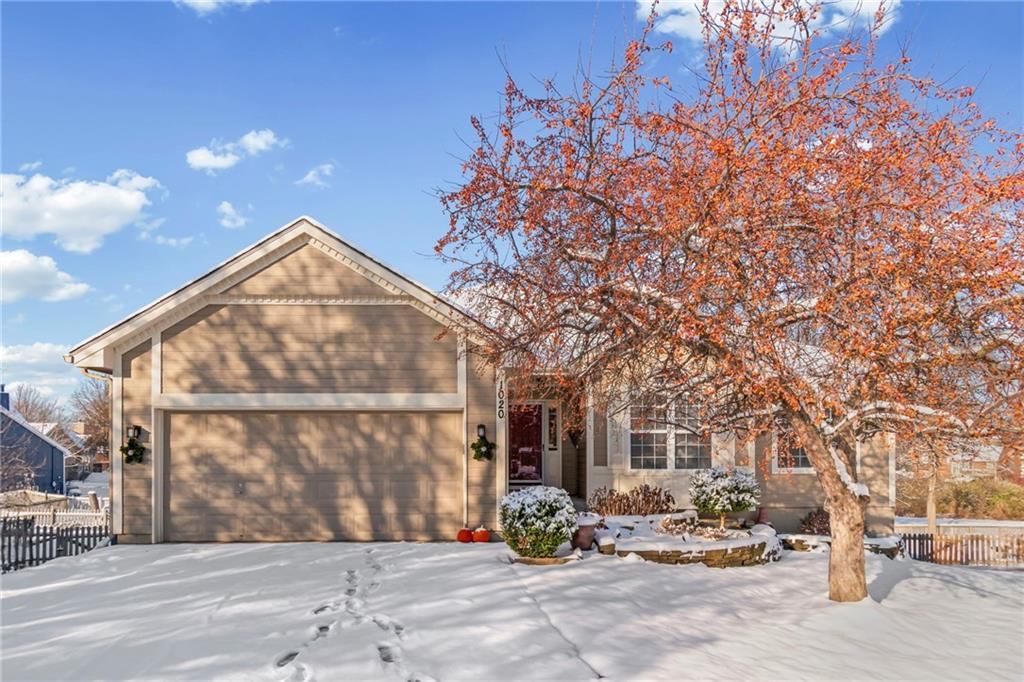 1020 NE Woodbury Lane — photo 3
