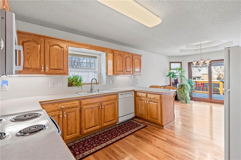 1020 NE Woodbury Lane — photo 4
