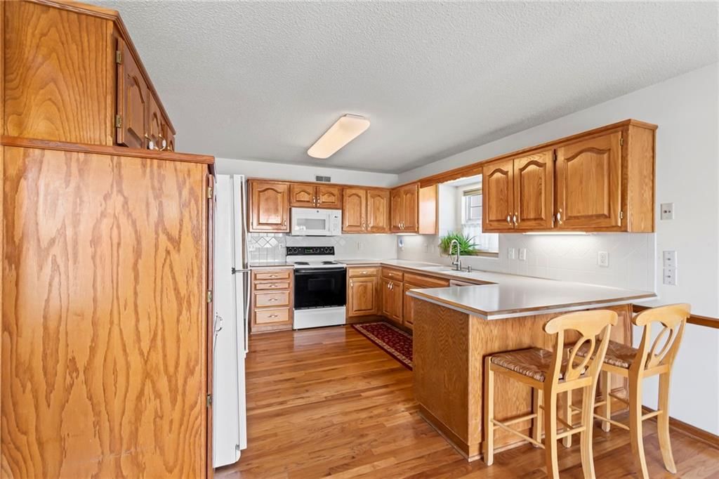 1020 NE Woodbury Lane — photo 5