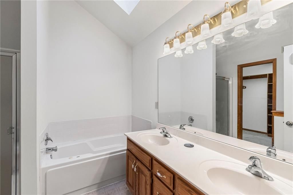 1020 NE Woodbury Lane — photo 16