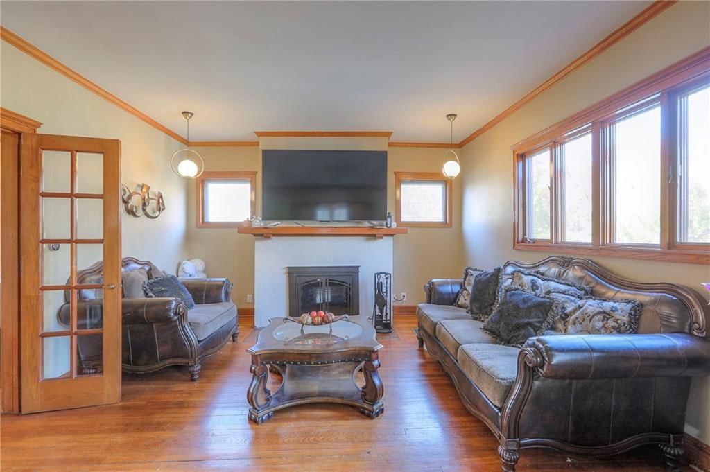 943 W 33rd Terrace — photo 6