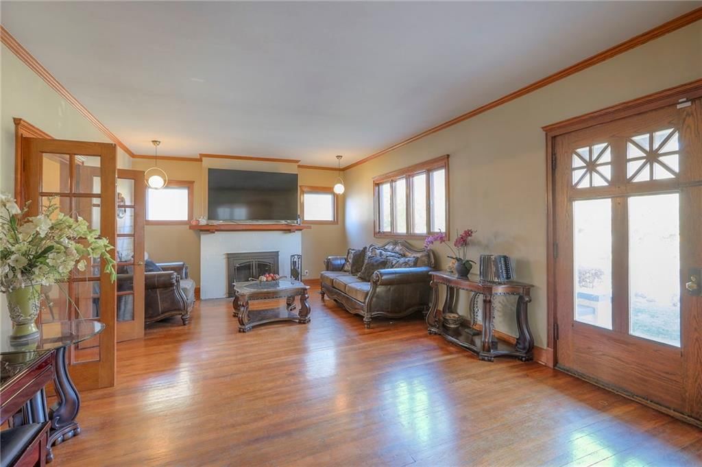 943 W 33rd Terrace — photo 7