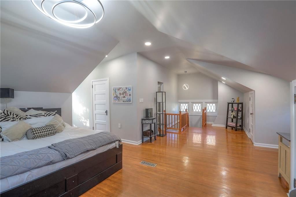 943 W 33rd Terrace — photo 32