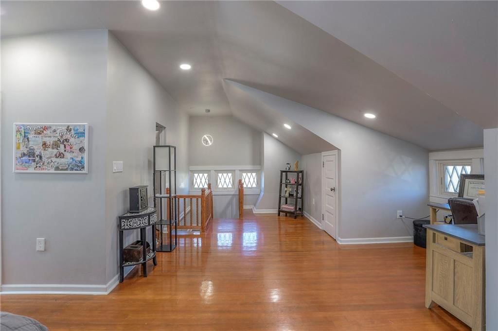 943 W 33rd Terrace — photo 34