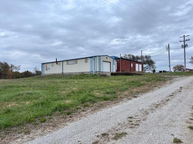 2391 SW 169 Highway — photo 2