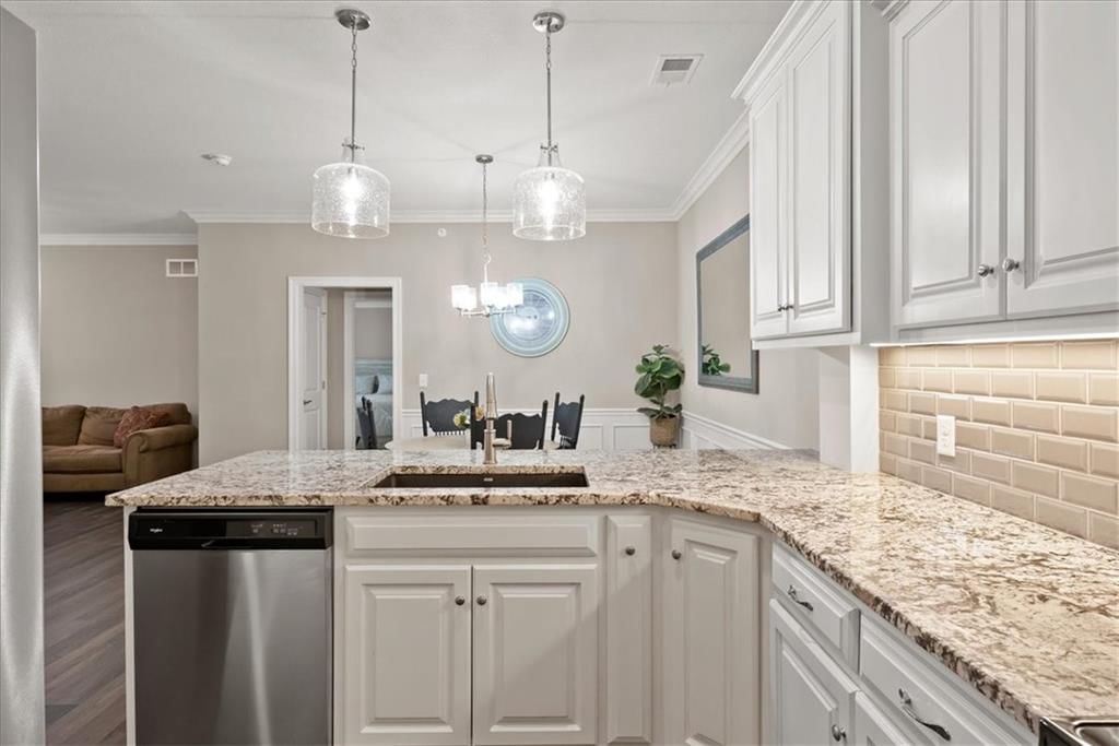 15908 Fontana Street — photo 5