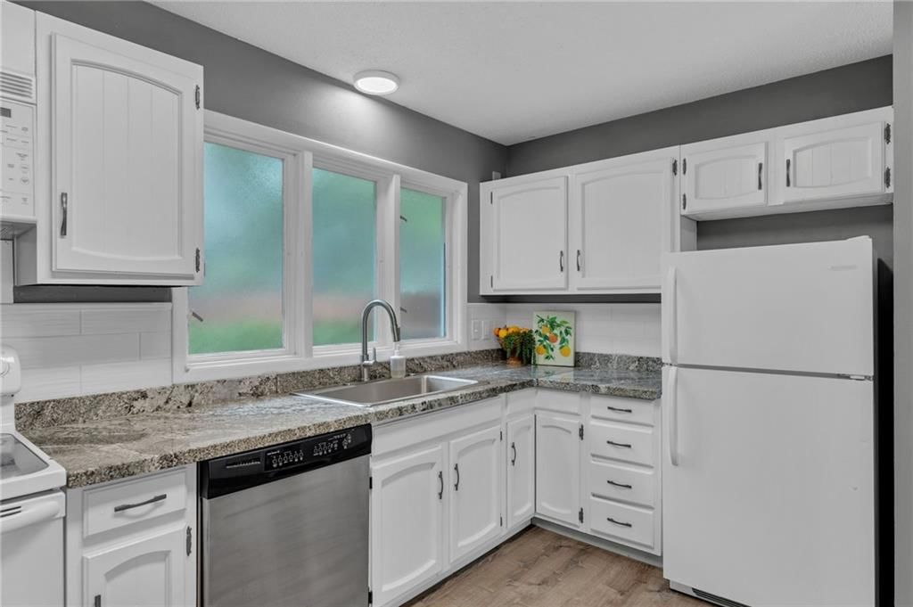 1620 W 20th Terrace — photo 5