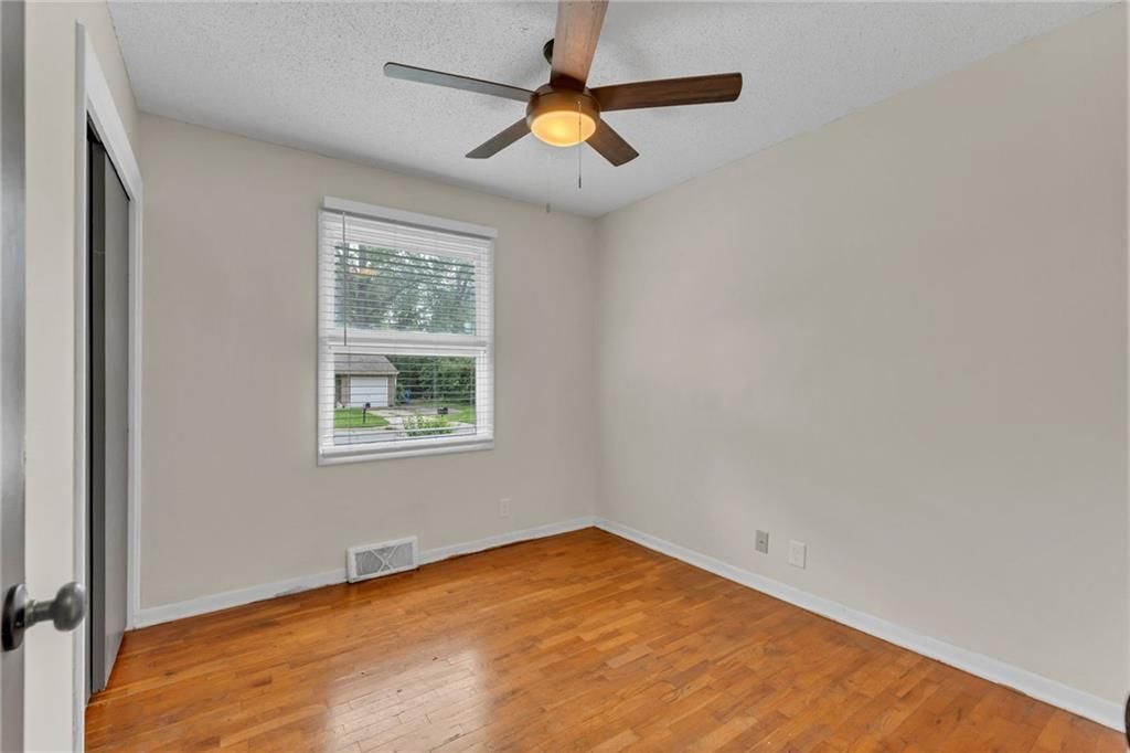 1620 W 20th Terrace — photo 10