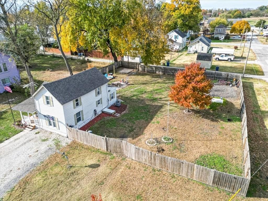 207 bowen Street — photo 2