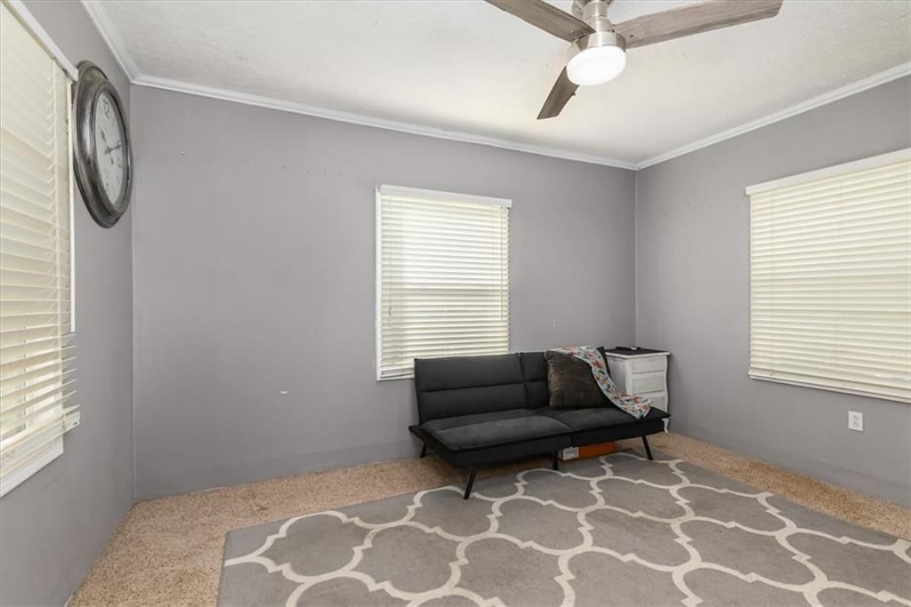 207 bowen Street — photo 8