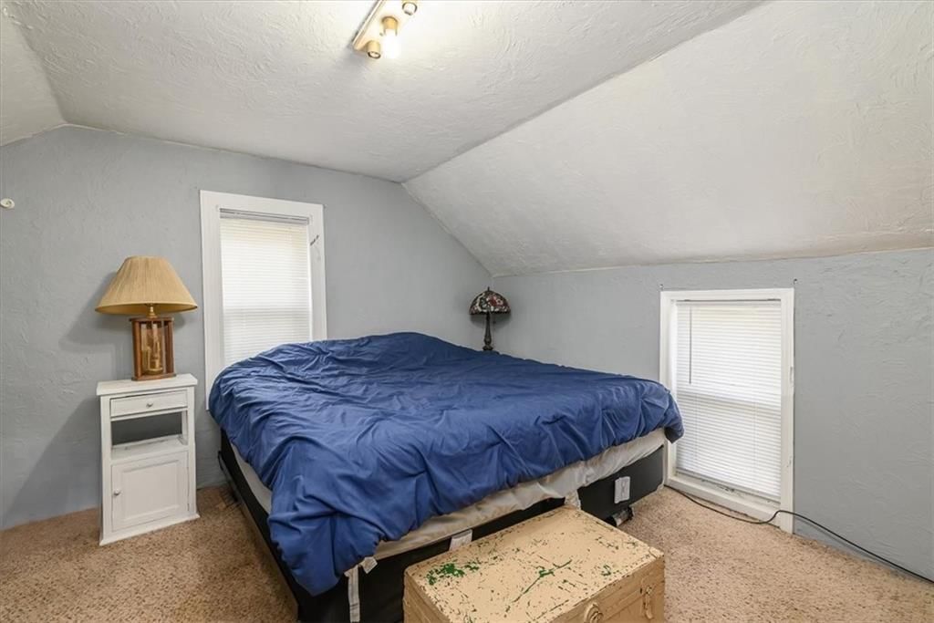 207 bowen Street — photo 18