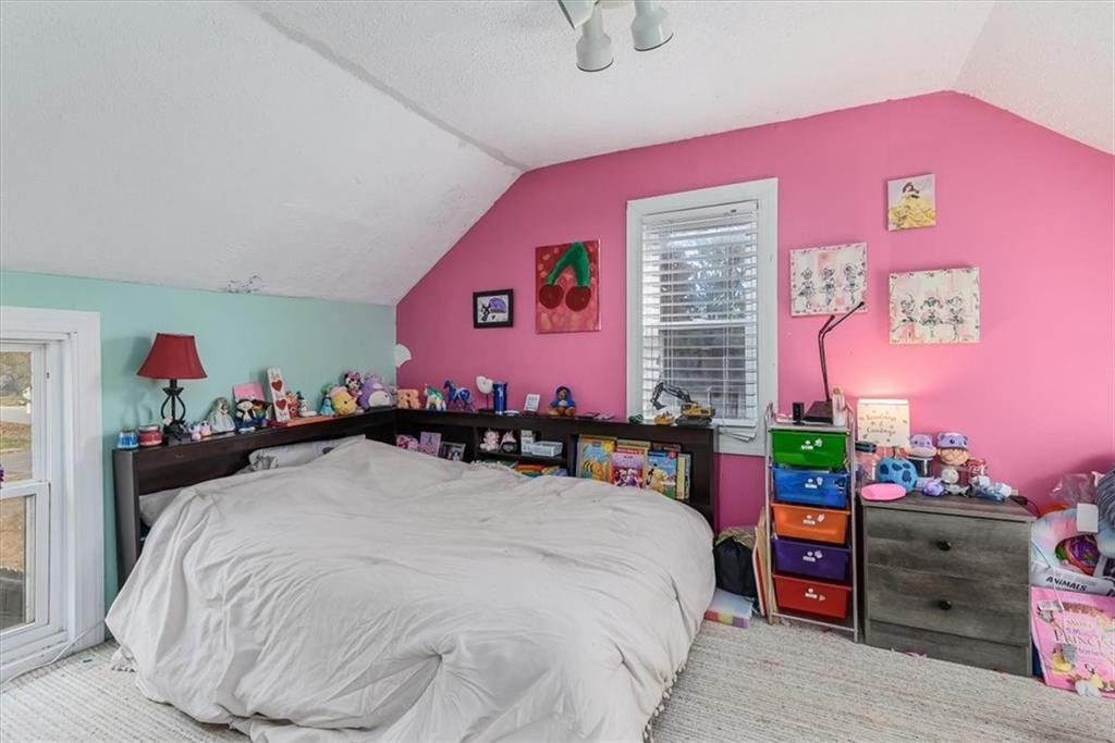 207 bowen Street — photo 19
