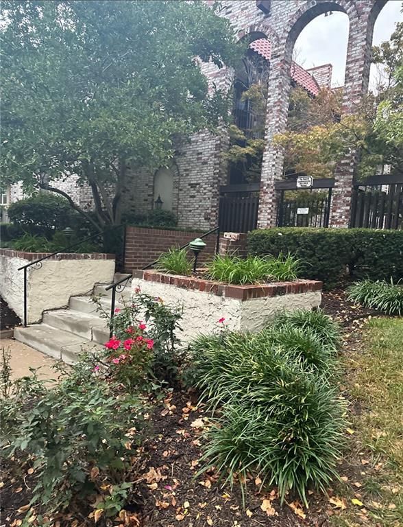 111 E 50TH Street — photo 23