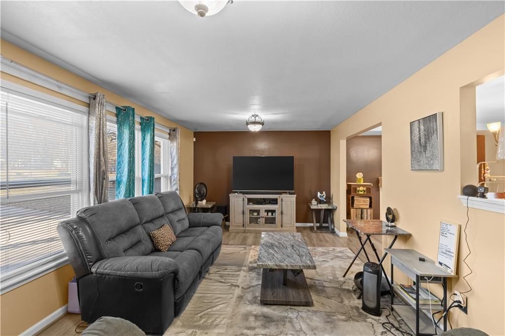 11020 Beacon Avenue — photo 4
