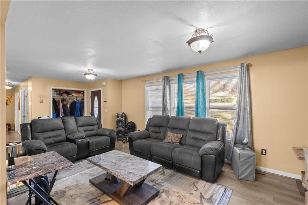 11020 Beacon Avenue — photo 6