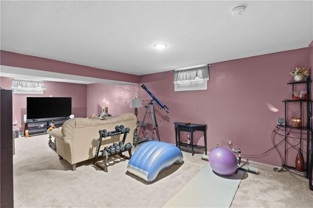 11020 Beacon Avenue — photo 16
