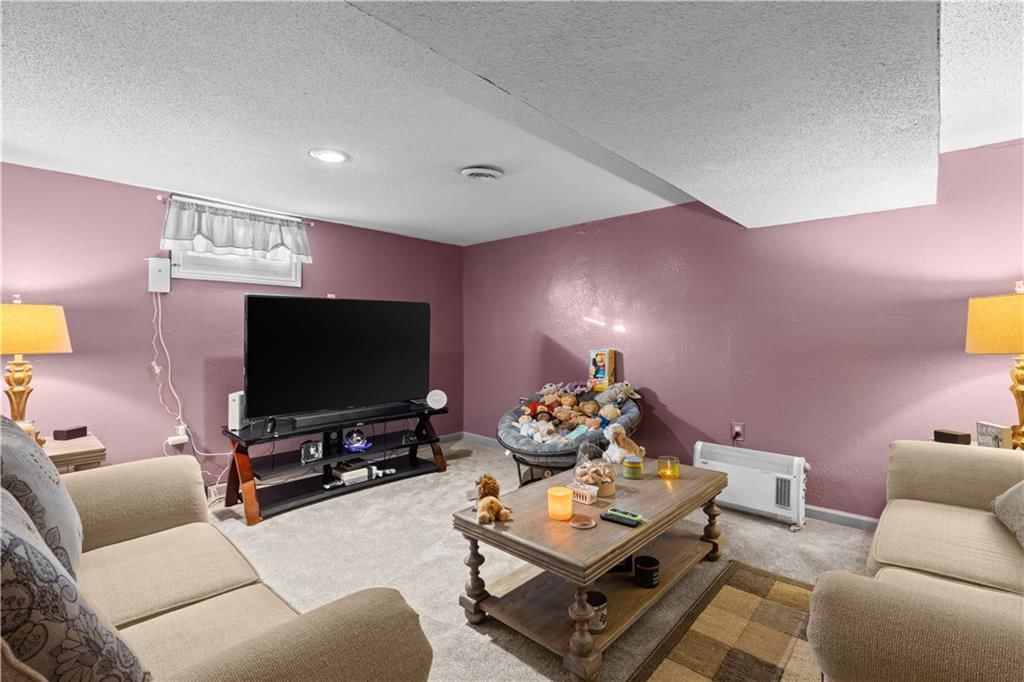 11020 Beacon Avenue — photo 17