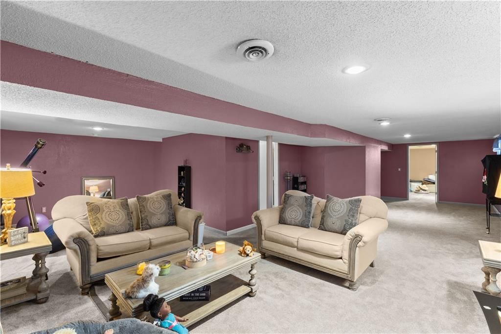 11020 Beacon Avenue — photo 18
