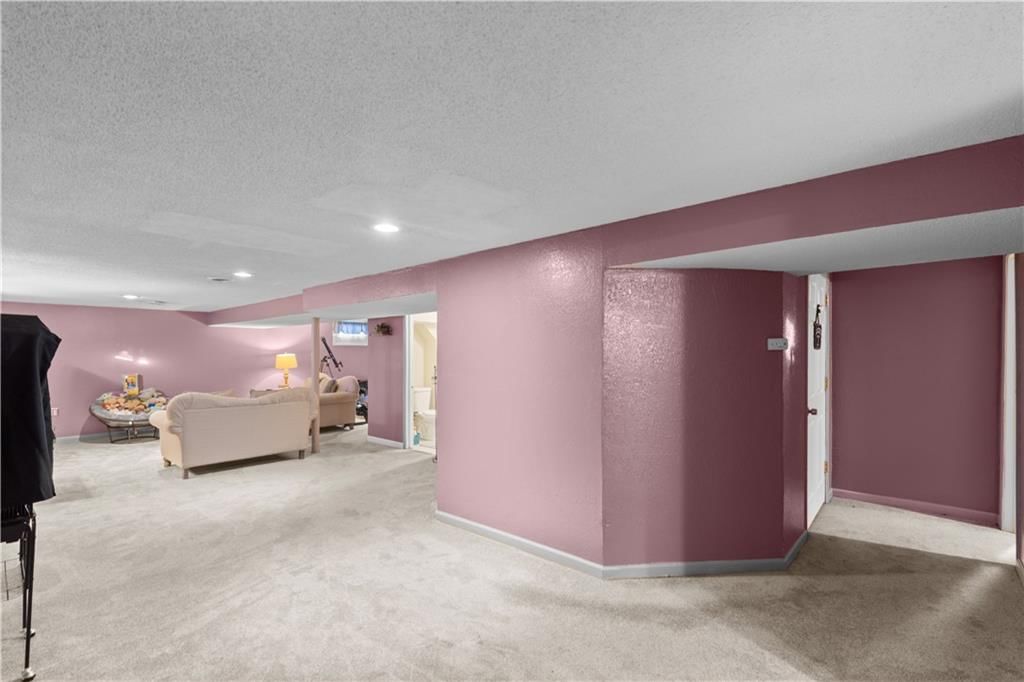 11020 Beacon Avenue — photo 19