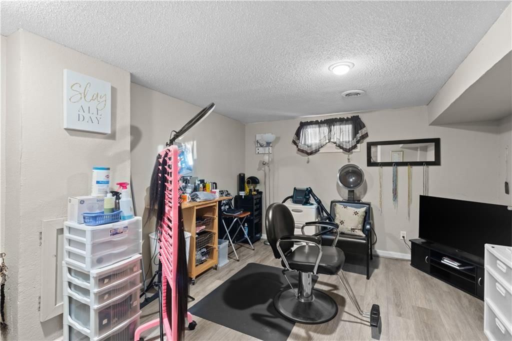 11020 Beacon Avenue — photo 22