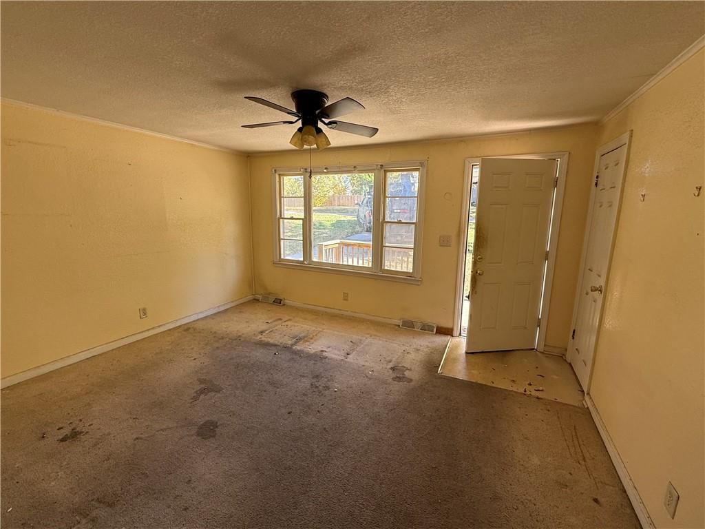 3002 N 58th Street — photo 2