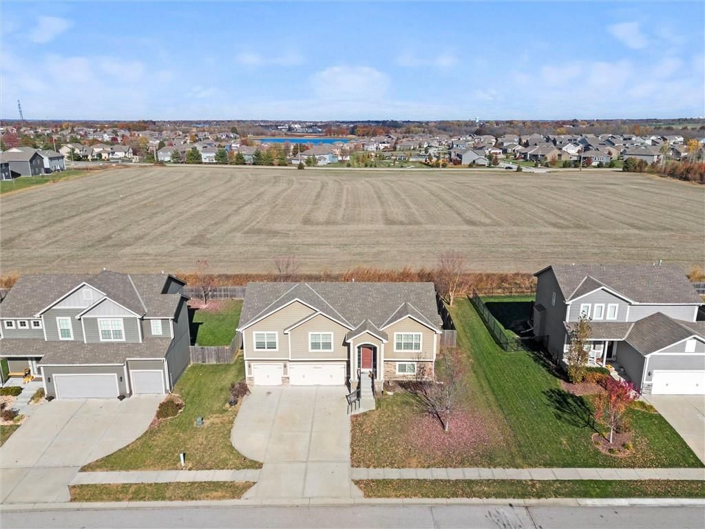 101 SW Ayden Lane — photo 1