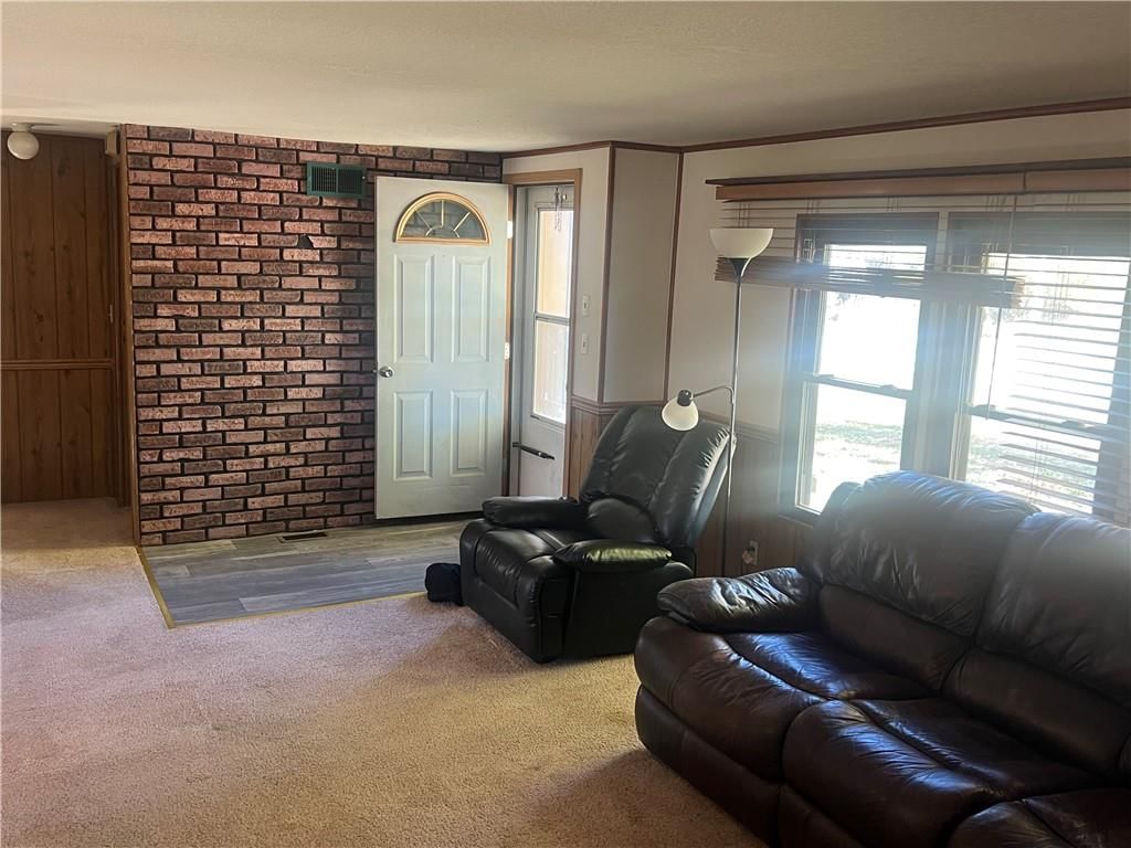 Photo 3 of 17 - 1407 S Lincoln Avenue