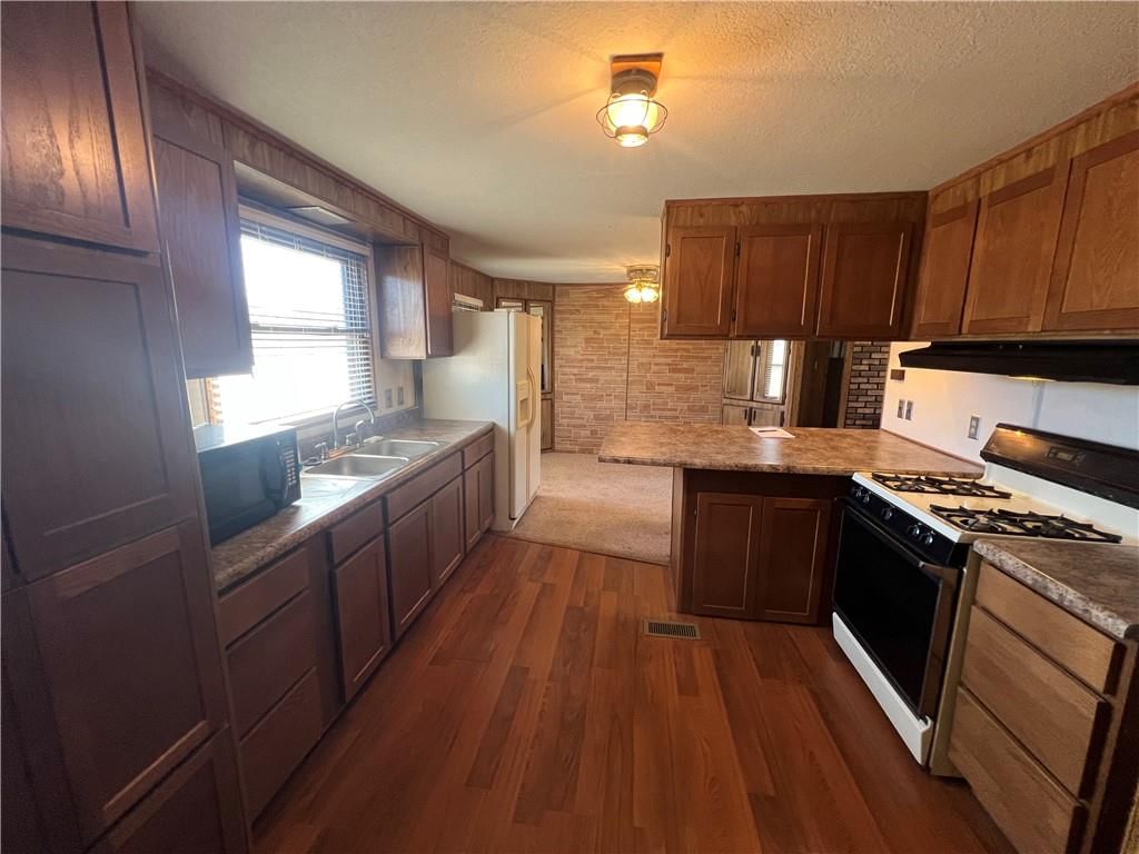 Photo 6 of 17 - 1407 S Lincoln Avenue