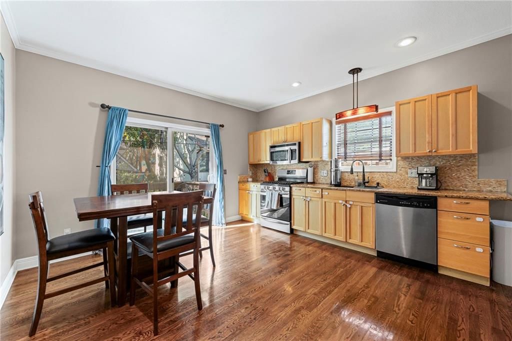 4526 Genessee Street — photo 11