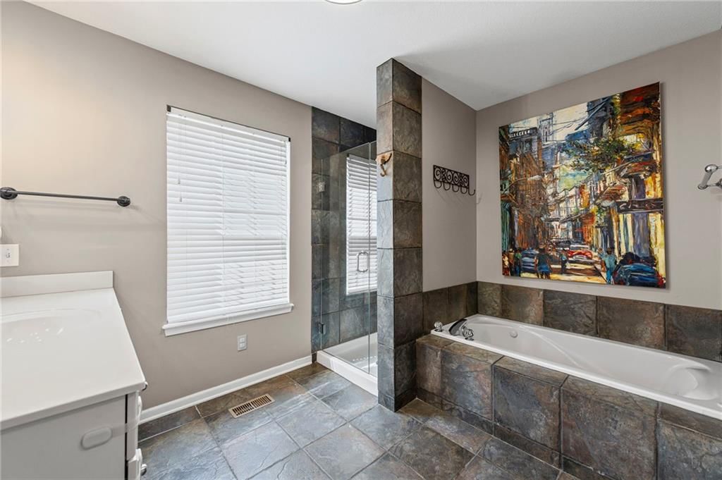 4526 Genessee Street — photo 17
