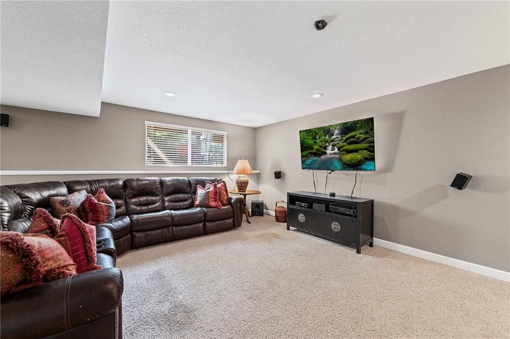 4526 Genessee Street — photo 25