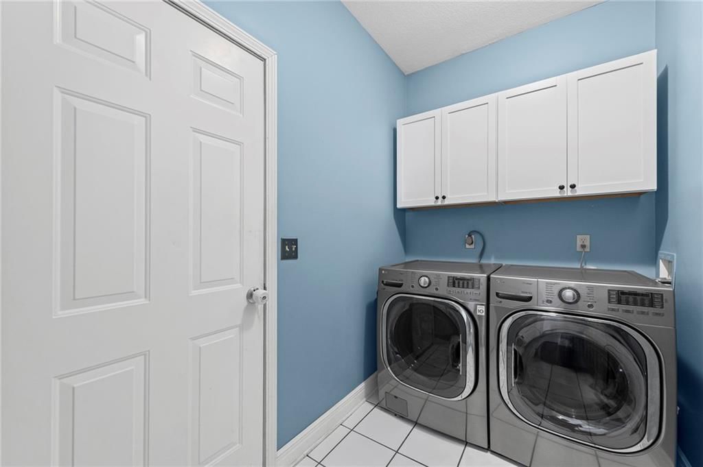 4526 Genessee Street — photo 30