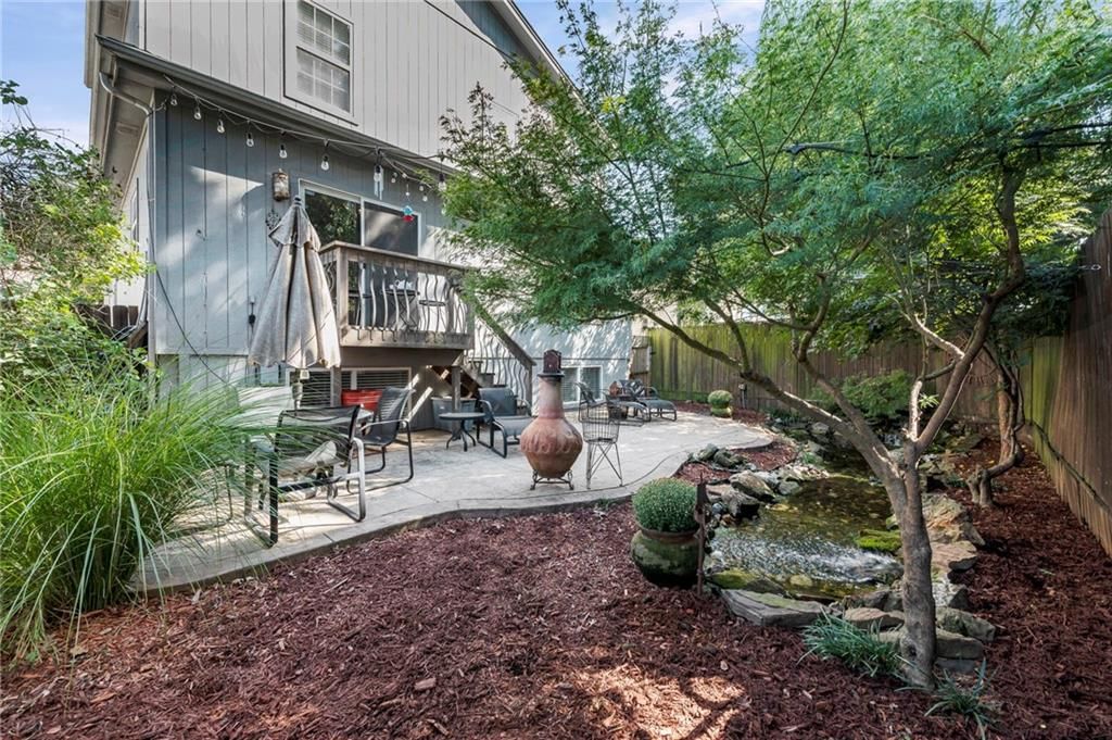4526 Genessee Street — photo 35