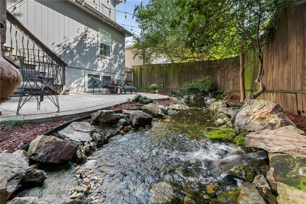 4526 Genessee Street — photo 36