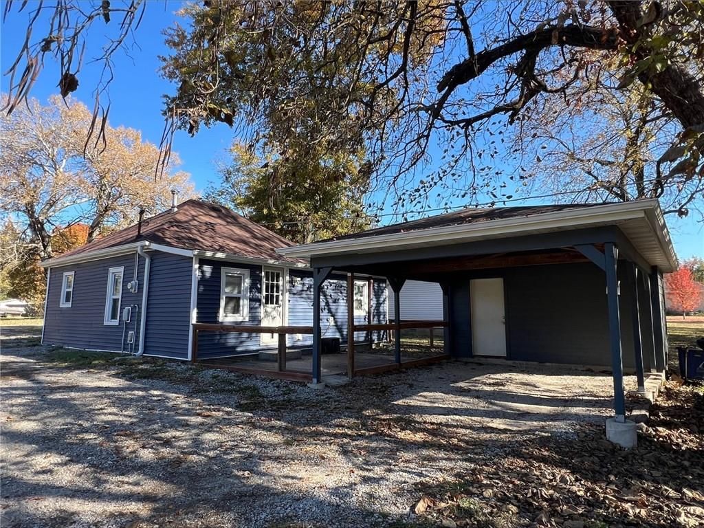 1013 W 2nd Street — photo 3