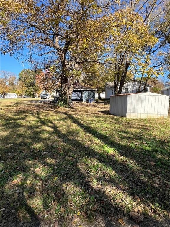 1013 W 2nd Street — photo 4