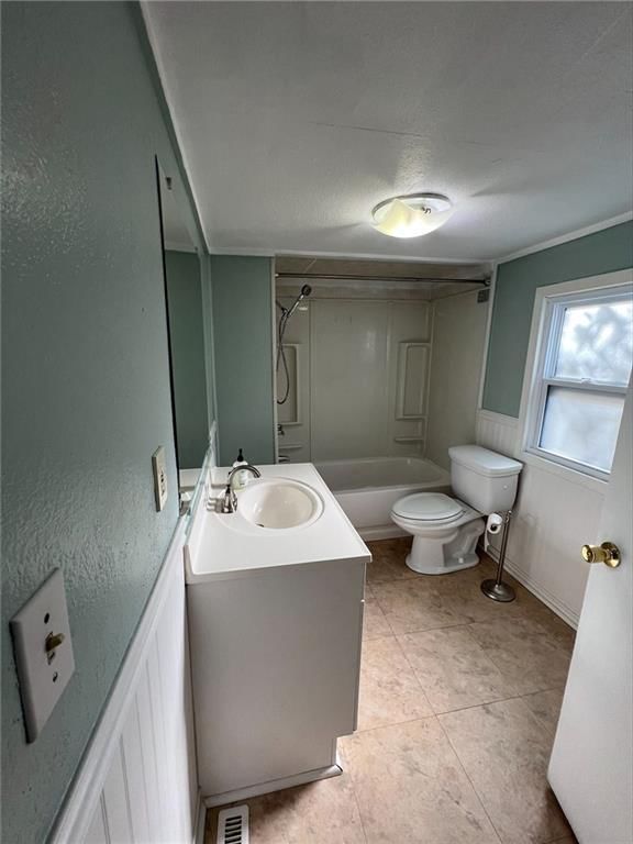 1013 W 2nd Street — photo 9